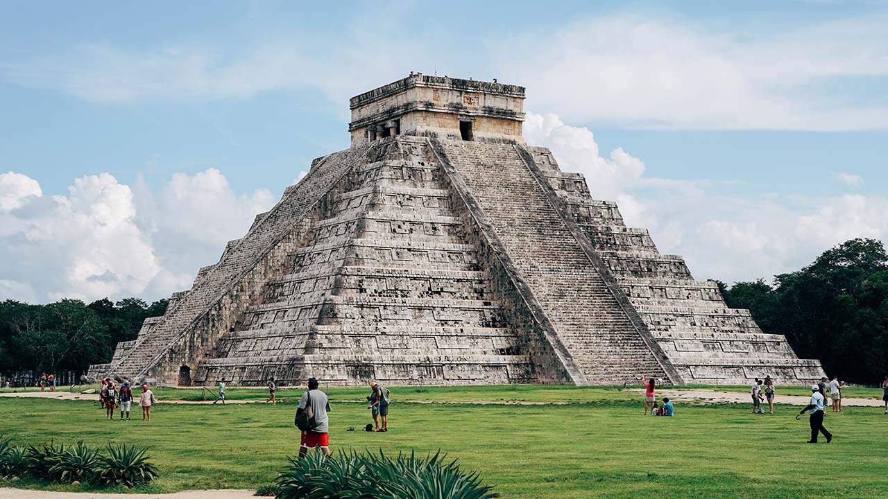 El Castillo - visit architectural masterpieces in Mexico